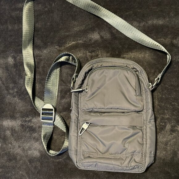 Gymshark Premium Lifestyle Cross Body (Dusk Green) - Picture 4 of 5